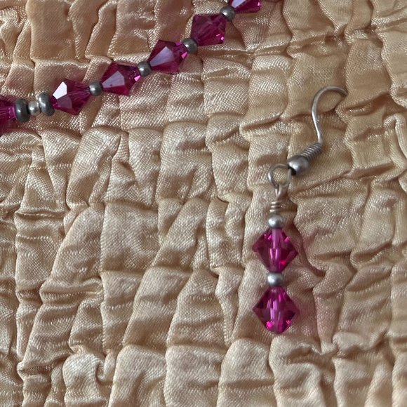 Hand made-Pretty Pink Faceted Bead Necklace and Matching Earrings - Picture 3 of 4